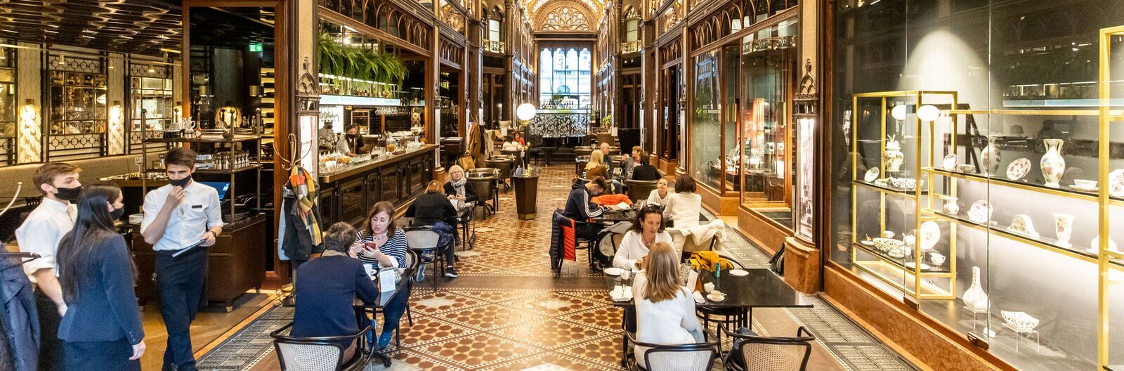 Europe's most famous goldsmith dynasty in the Paris Court - The Fabergé brand office has opened in Budapest